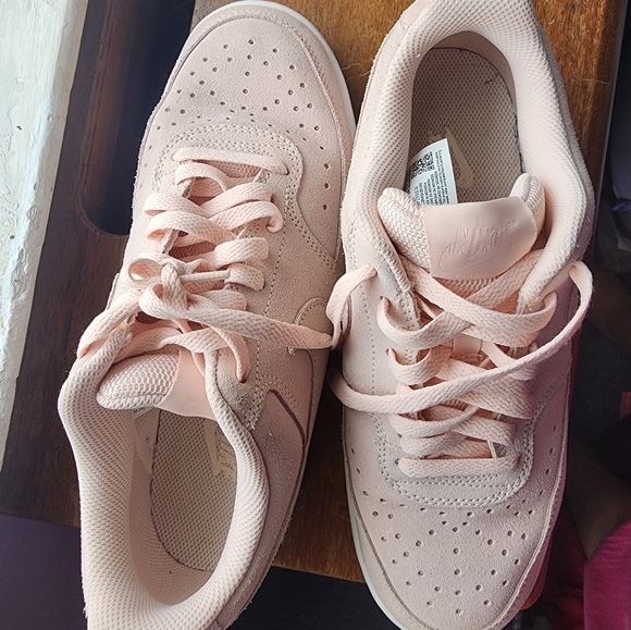 Nike low top - Picture 3 of 4